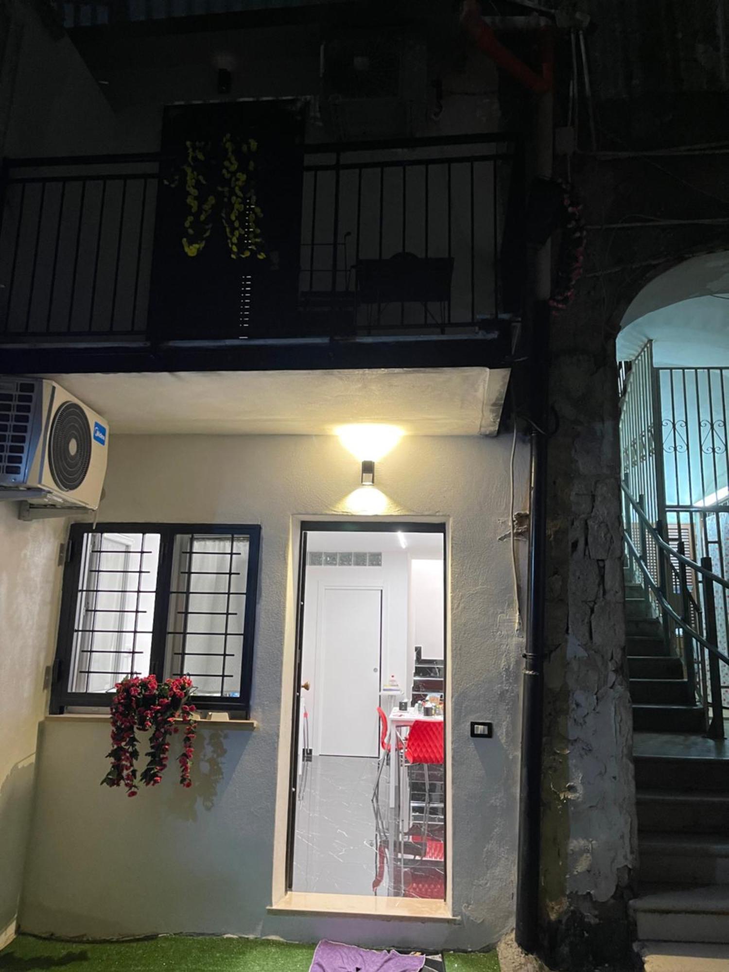 Lux House Airport Guest house *